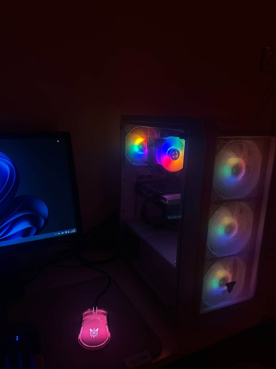 جميعة PC كاملة للبيع 🔥

🖥️ المواصفات:
• CPU: Ryzen 5 5400
• Motherboard: MSI MS-7B84
• RAM: 16GB DDR4
• GPU: MSI RTX 3050 8GB
• Storage: 1.5TB
• شاشة Samsung 75Hz
• كيبورد + ماوس
• سماعة 🎧
• Mouse Pad 🖱️

💰 السعر: 800,000 دينار

📍 الموقع: ميسان ويوجد توصيل

📞 للتواصل: *********** واتساب فقط
