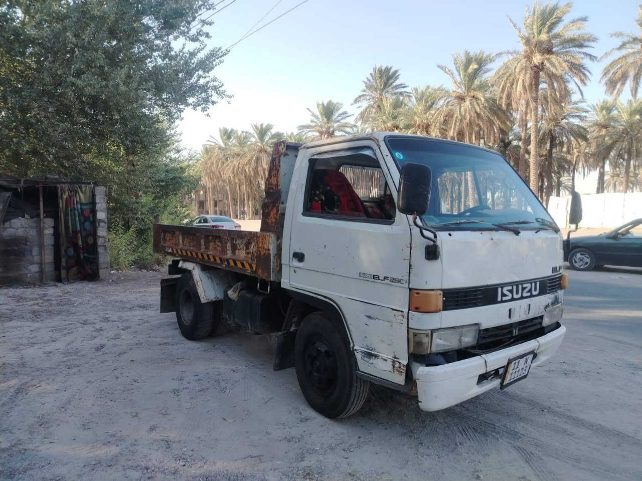 ازوزه للبيع 2 طن رقم انكليزي باسمي
كفاله،عامه
لسعر 65 وبيه مجال،حك الجيه
***********
