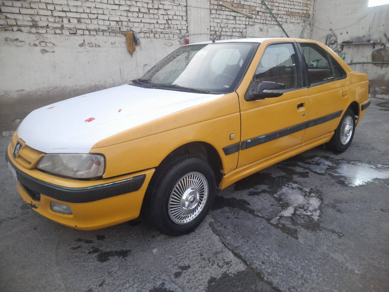 سلام عليكم بارس مكينه بيهه خيط بخار قليل كير جديد حداديه نضيفه باور جديد نقصهه أبطاين. البيبان فقط.مكاني بغداد السعر 12 لاتصال علا هاذ الرقم***********☆

نص مكتوب في الصور:
- أنت
- قبل دقيقة واحدة
- رد