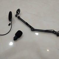 سيت مايك  *للبيع | سيت مايك استديو كامل بحالة ممتازة 🎙️*  *التفاصيل:* ...