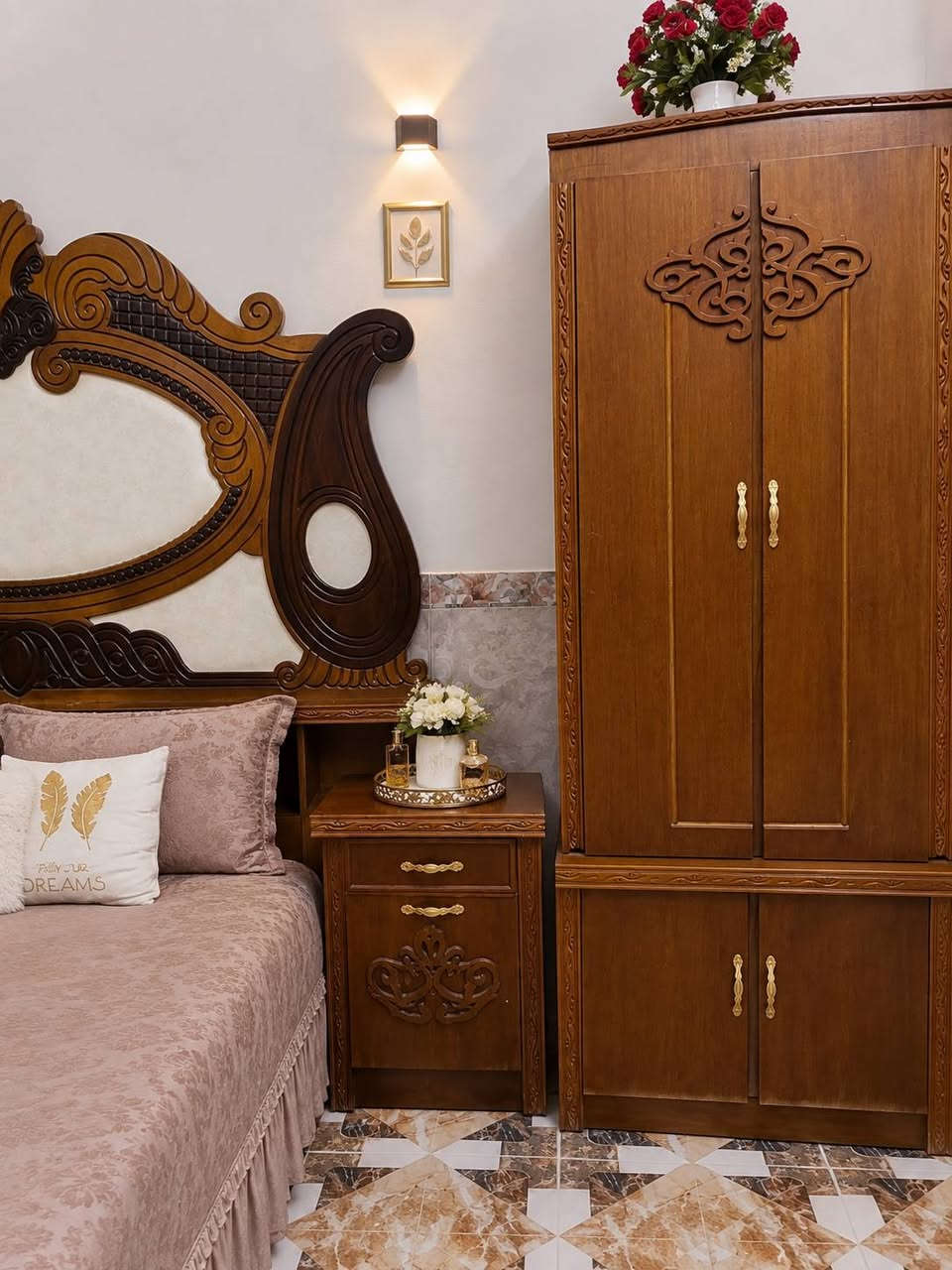 غرفه نوم صاج مستعمله للبيع سعرها 450 بيها ضرر شويه للاستفسار اتصل ع رقم ***********
