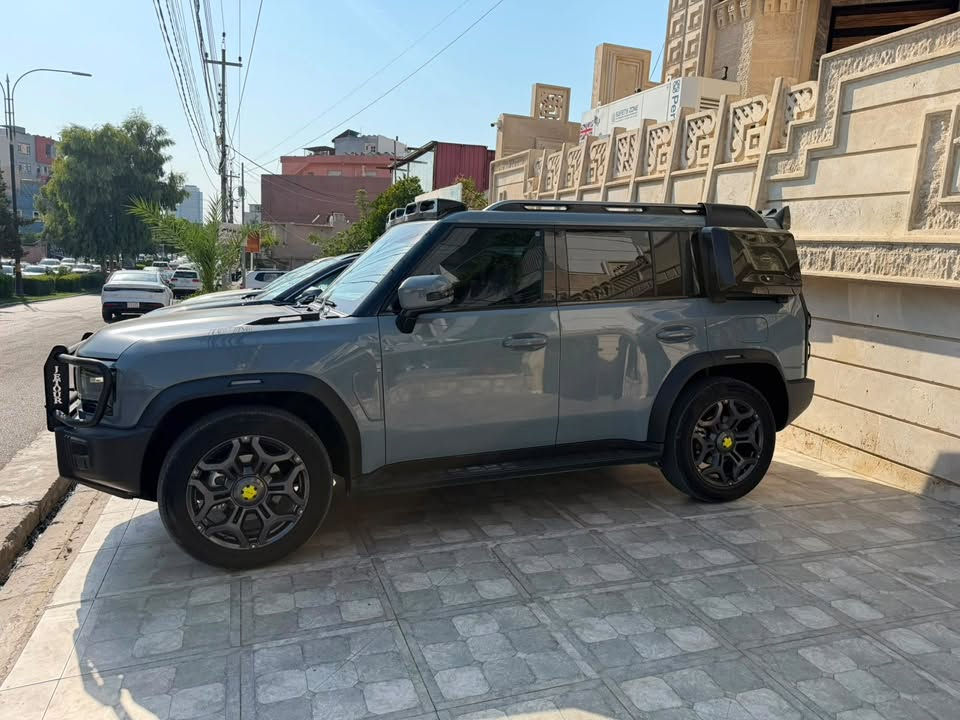 سعر 26500$ وبيها مجال

جيتور تي 2 موديل 2025 للبيع

السيارة على ضمان الشركة

الممشى 58.000 كم فقط
 
ضمان الشركة المهند

المكينة والقير على الشرط

فحص كامل وكلشي جديد

السيارة باسمي تحويل ثاني يوم

المواصفات:

- محرك 2.0 تيربو

- قير أوتوماتيك

- دفع رباعي 4WD

- نظام متطور للقيادة على الطرق الوعرة والرمل والطين Off-Road

- سقف بانوراما

- شاشة وسطية كبيرة 15.6 إنچ تعمل باللمس

- كاميرات 540 درجة

- مقاعد جلد، تبريد وتدفئة

- نظام صوتي Sony

- حساسات أمامية وخلفية

- إضاءة LED أمامية وخلفية

- أنظمة رادار ومساعدة على البقاء داخل المسار

‏- Apple CarPlay وAndroid Auto لاسلكي

- ثلاجة داخلية

مكاني محافظة دهوك

موبايل :- واتساب + فايبر
***********
