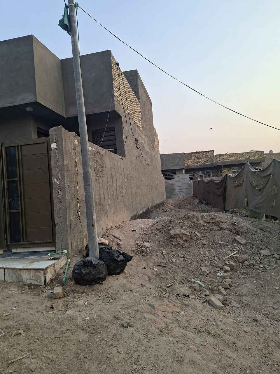 دار للبيع ١٠٠ متر ركن طابق واحد زراعي سند ٢٥ نادر كراغول السعر ٦٥ مليون وبي مجال الاتصال بالرقم ***********
