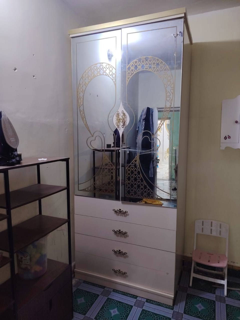 غرفة نوم للبيع  قضاء بلد ***********
