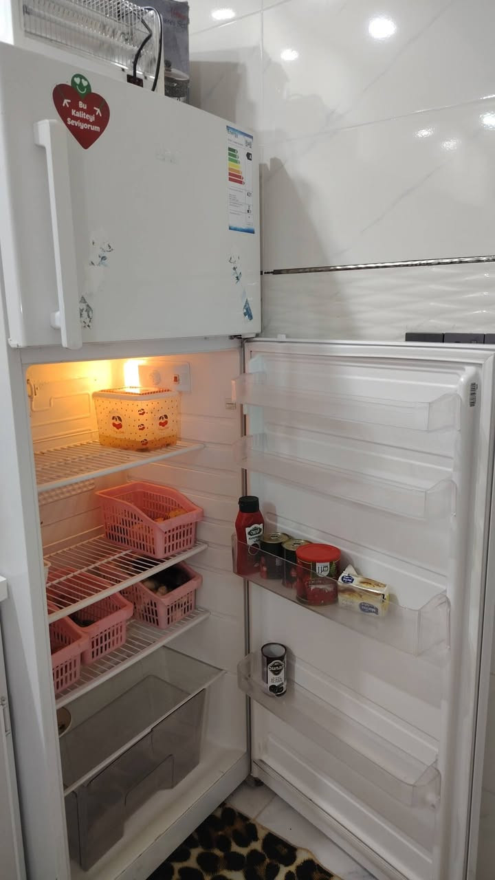 ثلاجه • للبيع