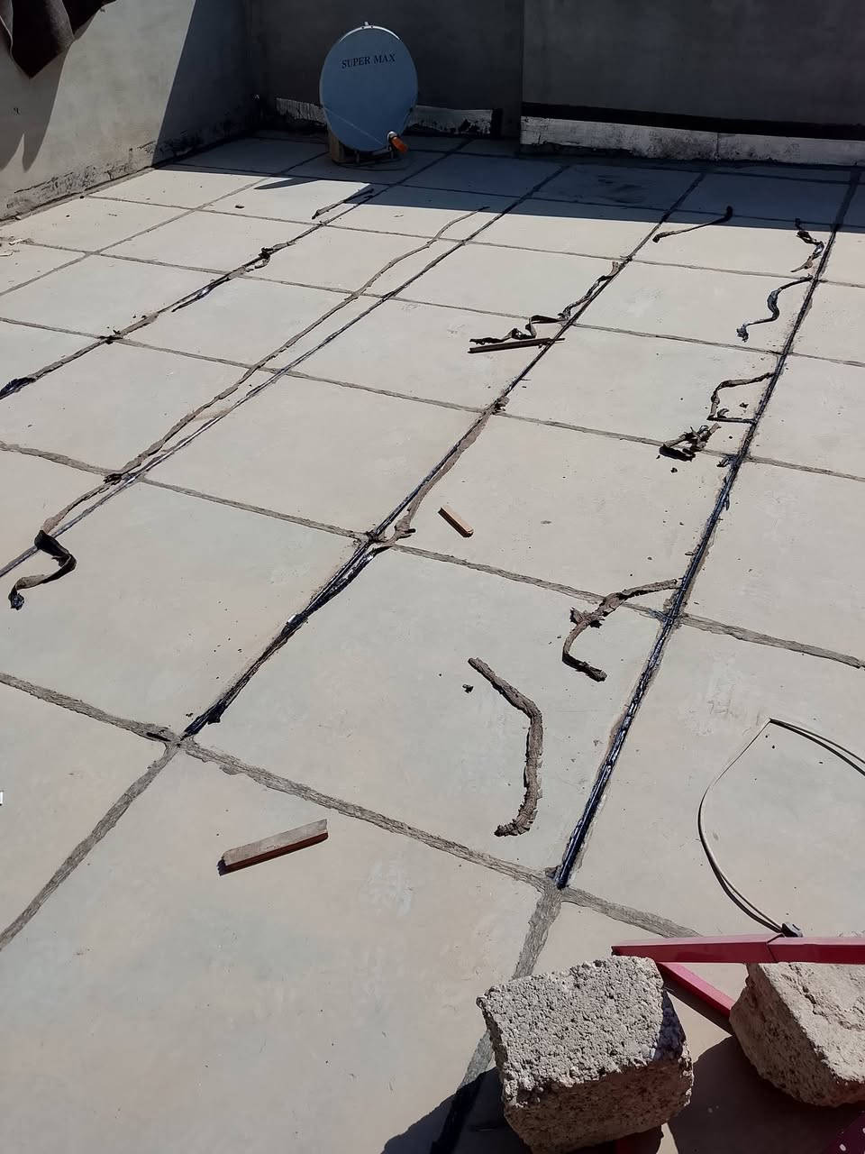 على بركة الله مستعدون للعمل الماستك وخلع وتجديد القديم الكافة الدوائر الحكومية والبيوت للاتصال ***********
