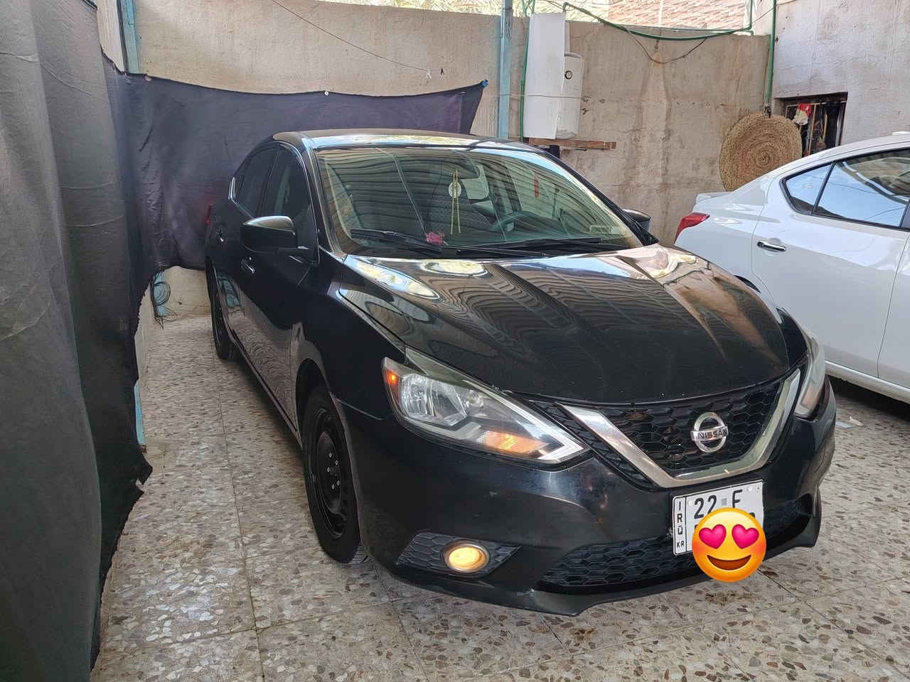سلام عليكم من رخصة الادمن سيارة سنترا موديل 18 وارد أمريكي حادثها جاملغ الايسر وشويه من البنيد السيارة كلش حلوه ونضيفه وجاهزه حداديه تايرات تبريد كلشي تمام السعر ١١٠ وبيها مجال حگ الجيه مكاني البصرة گرمة علي الماجديه 
رقم ***********
