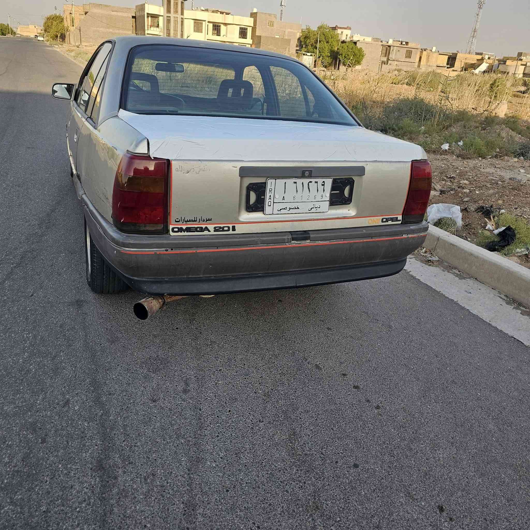 سلام عليكم اوبل اوميكه سياره نضيفه مكينه كير مكفول قطره صبغ مابيهه السياره كير اوتماتيك سنويه ٢٧ مكان السياره كوت مركز المدينه السعر ٣٠وبيهه مجال ***********
