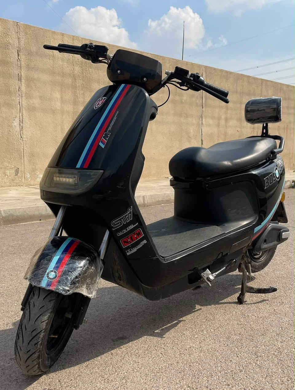 السلام عليكم 

ماطور شحن BMW

6 بطاريات دبل 

بطاريات نظيف  
 
ماطور مثل ما موضح بي شخوط وكسور 

السعر 475 وبي مجال 

الرقم ***********

غير متواجد على الفيس
