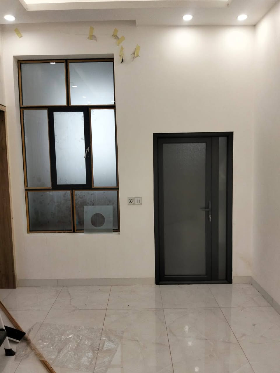 دار للبيع مساحه 63 متر بيت ركن جديد مساحه حي الزهراء شارع 8 مكتب حي السواق
***********
