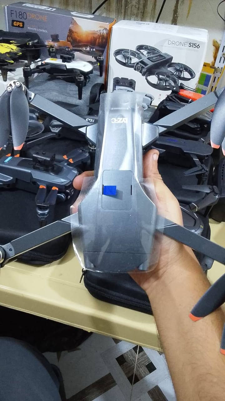 L600 برو ماكس   
كامره كهربائيه متحركه
كامره ارضيه
 بطاريه 35 دقيقه 
مدى 4كم 
ارتفاع 400م 
GPS رجوع ذاتي 
تحديد نقطه الاقلاع 
ثبات الدرون على نقطه الاقلاع 
4 انظمه تصوير وبيه ميزه تتبع تلقائي لاشياء 
مانع تصادم ٣٦٠ ما مفتوح بعده على الشركه جيبه وشده كبل
ادرون احترافي دقه تصويره للصوره4K 
ولفديو 1080p/60FPS دقه كلش حلوه 
اعدادات كامرته وتصوير الدرون ملحق مع الصور 
نضافه الدرون 99/100 اخت الجديده 
تخم ريش جدد 
للبيع *********** وتساب او خاص 
مكاني نجف
سعر كسر ومستحيل اتحصل L600 بهيج سعر
135 مع التوصيل. (سعرهه بسوك 160)

