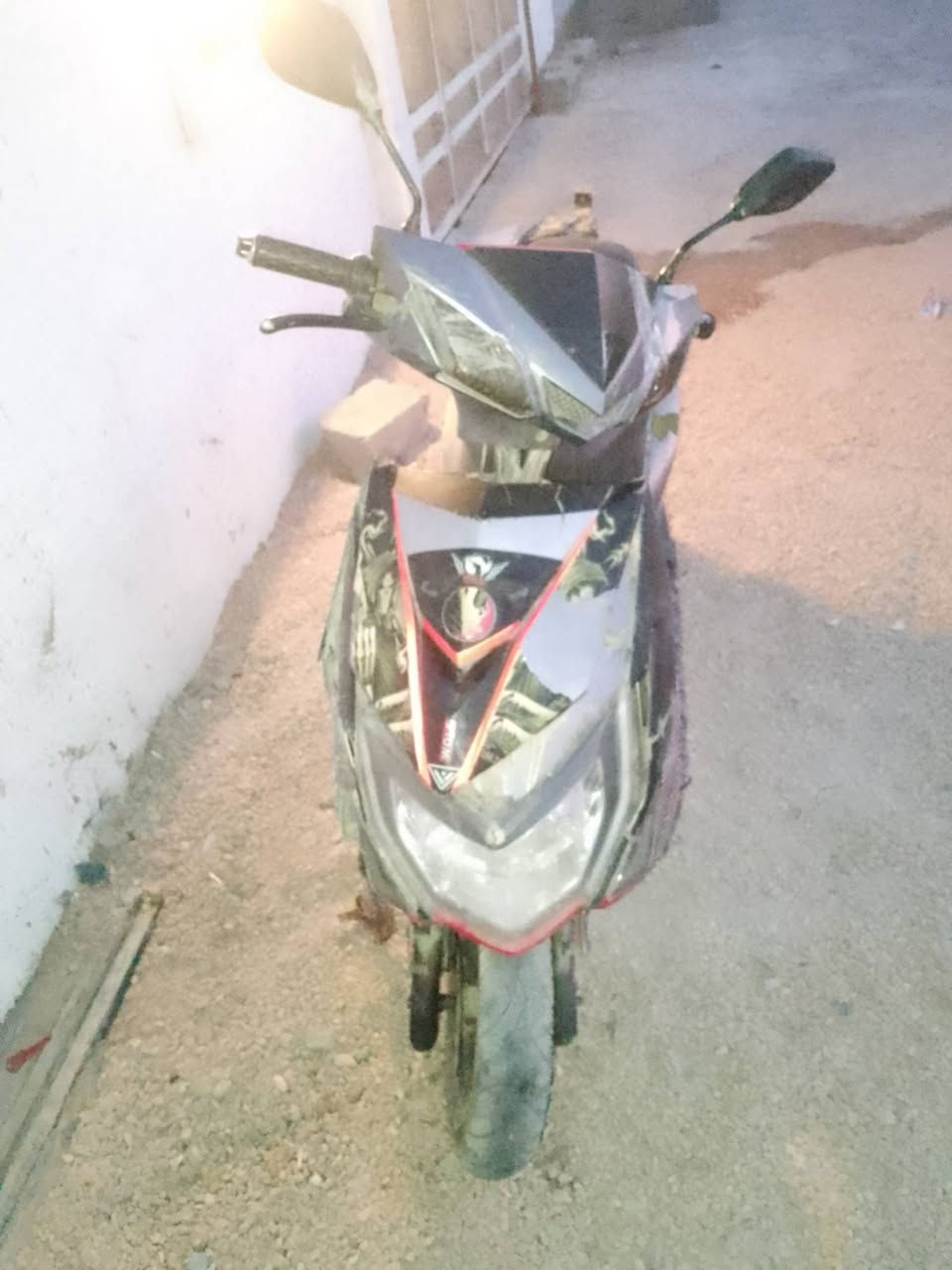 سلام عليكم ماطور شحن مكلوب بس يمشي 7 بطاريات عل فحط بطارياته جدد بس كفراته تعبانه رايده ب200 الف واليريد بس بطاريات هم ابيعه مكانه خمسه كيلو ***********

