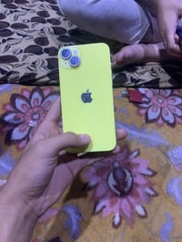 جهاز 14 بلس للبيع جهاز نضيف ما مفتوح ذاكره 128 لون مميز اصفر بطاريه 84...