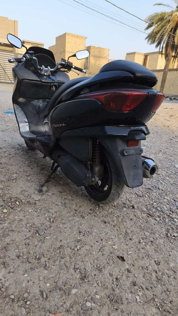 فورزه • ٠.8 • ٩٠٠٠