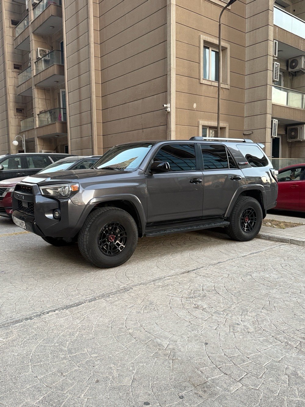 تويوتا فوررنر ٢٠١٠ لون نفطي
مواصفات السيارة فول فول واحد على واحد
بيها جاملغ خلفي و باب خلفي صبغ و بنيد بس رش بدون دواخل محرك كير تبريد حداديه فور ويل اكسل كلشي ب شرط
سقف شامو كشنات كل دوشمه جديد كامل 
ماشي ١٤٠ الف 
محدث ٢٠٢٠ كامل
تايرات و ويل TRD جديد
سنوية جديد لحد ٢٠٣٠
سعر 195$
***********
مكان سيارة اربيل 
تحويل وكالة نفس اليوم
