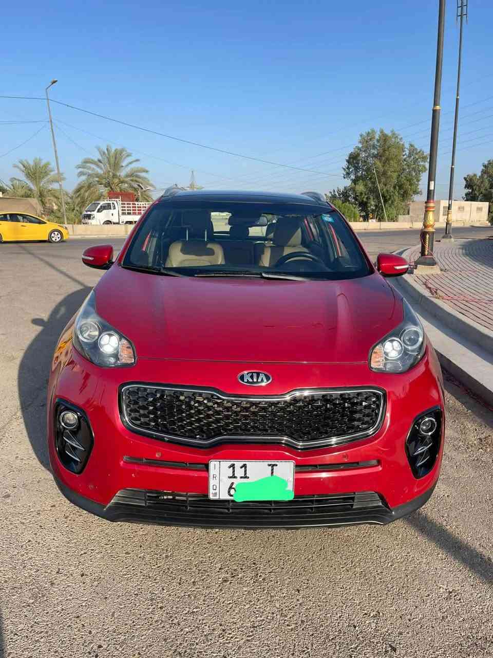 ماشية 67 وسعر كلش مناسب 
2017 خليجي فول الفول ومكفول 
على ايد وحدة من الشركة لي هسه السيارة كلش نضيفة
وياها كتلوكات الشركة وبصمتين 
بغداد وبسمي
***********
