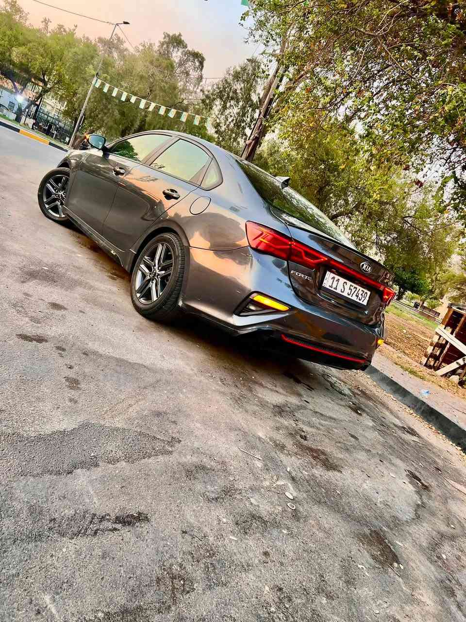 بسم الله الرحمن الرحيم
فورتي جيتي لاين Forte GT Line 2021
فول مواصفات 1/1 للاخير 

وارد امريكي حادثه جاملغ خلفي. قبغ الجنطه 
  
((بدون ايرباك))

هزة وسنوية وارقام كلهن جدد وبأسمي السيارة

محرك 2000 دوش 

ماشيه 49 الف 

بصمة + بصمة ابواب وصندوق فتح ذكي
تشغيل عن بعد 
فتحة سقف سلايت روف 
ستيرن سبورت D ومختوم Gt line 
كشنات حظن + مختمة Gt line
كشنات جلد + مخمل كنتاره البلاديات 
ستتم سماعات هارمان كاردون
كشن السائق كهرباء
فول تحكمات ستيرن
رادار امامي +رادرات جانبية وخلفيه
تحديد مسار + نقاط عمياء 
توقف ذاتي عند الاقتراب
شاشة كبيرة كار بلي 
كاميرا خلفية دوارة
ويل كب سبورت البلادي مال Gt line 
‏LED داخل اللايت بلادي
لدات داخليه
اشاير بالمري
مود درايف ( نورمال - سبورت - سمارت )

مسويلهة ادامه كامله قبل اسبوعين فيت بم وفلاتر بانزين ودهن وحساسات وجويتر وكلشي بلمحرك مفحوص وجديد بطاريه جديده وحجر صالنصه موجود لا مشتغل جيك محرك ولا اي عطل

الســعـر ((139))ويبها مجال بسيط للشراي

صور الحادث ورقم الشاصي بلصور وكلشي كاتب وكلشي واضح
عنوان الاعظميه شارع الضباط

اتصال فقط. (( *********** ))
