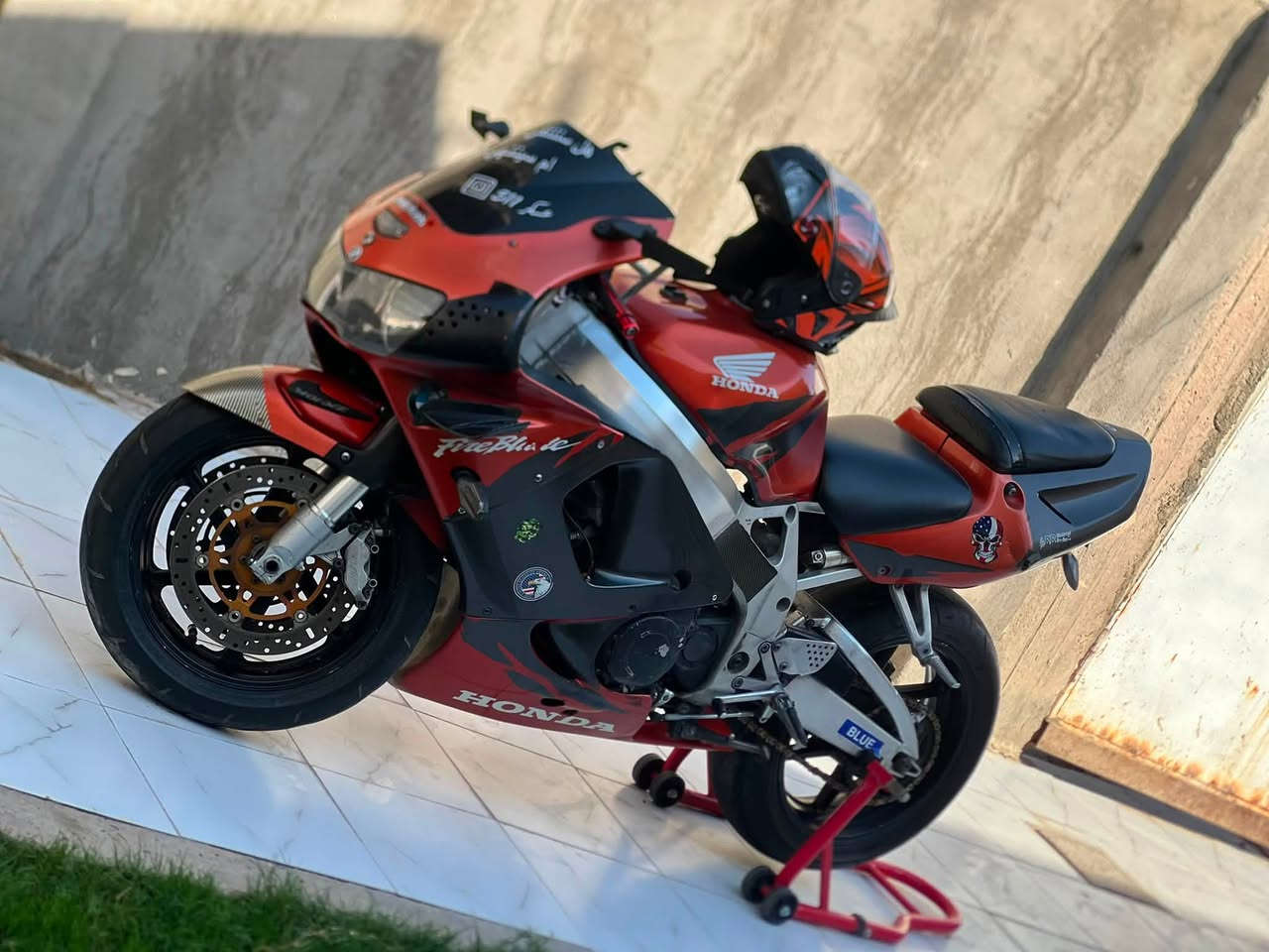 سلام عليكم اخوان CBR919RR للبيع
كفاله عامه كير مكينه
 
دراجه خير من الله مامتعوبه لا لعب ولا فصلات 

دهن احسن نوعيه اخلي الها 

مكينه نضيفه بمعنى الكلمه عليها برمجه كامله نضافتها مثل ماموضح  بلصوره اي استفسار خاص مفتوح مكاني نجف مشخاب 

***********
