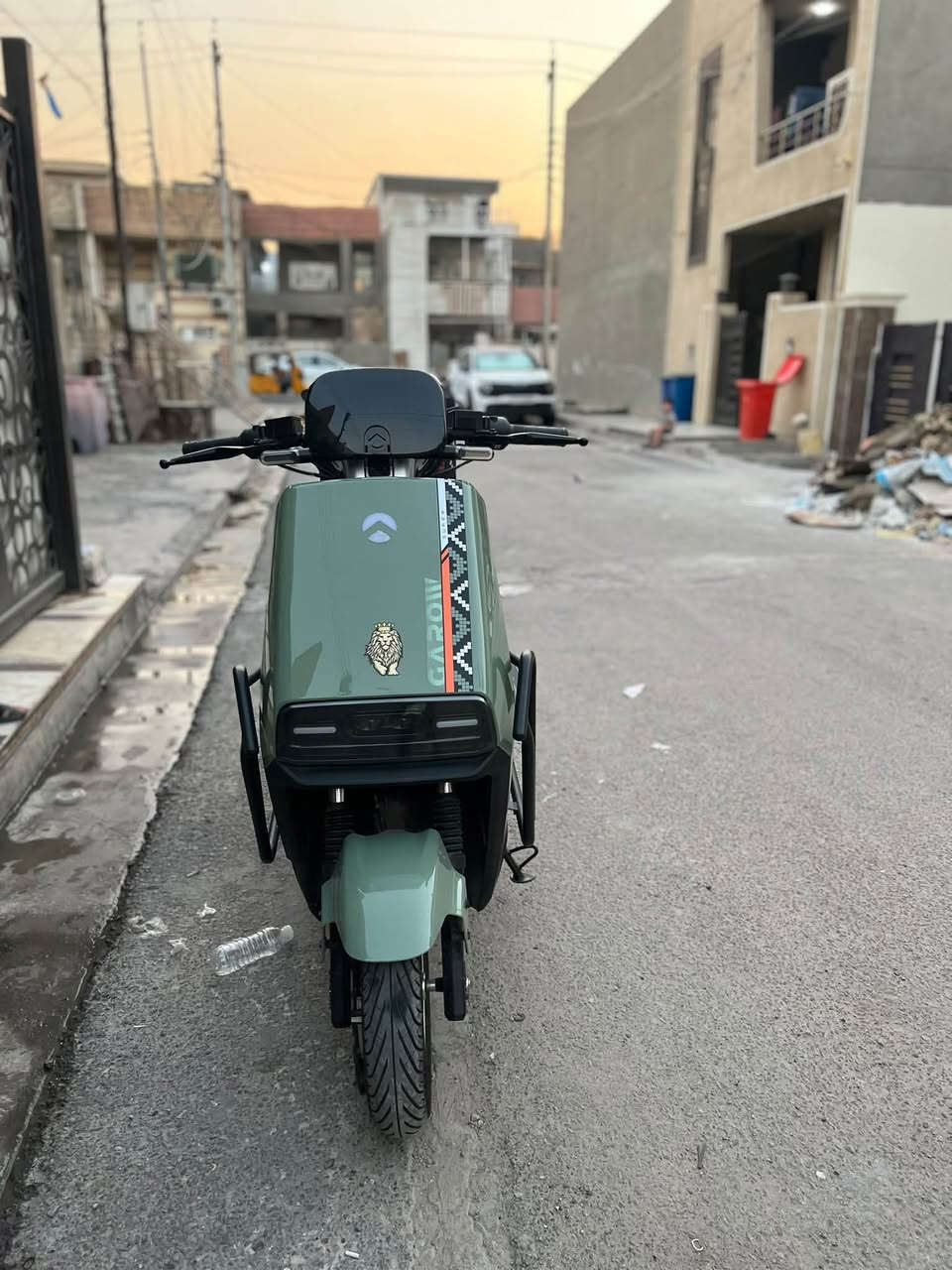 دراجه نوع كارو موديل ٢٠٢٥ دراجه فول الفول وياها بوكس هديه و المواصفات و السعر ١١٠٠ وبيها مجال رقم فقط واتساب ***********
اربع سرع
سويجين وبصمه
ار رجوع للخلف 
الملف ٢٠٠٠ 
سرعه ٧٠ حقيقي 
وشحنه الوحده تمشي ٧٠ كيلو
