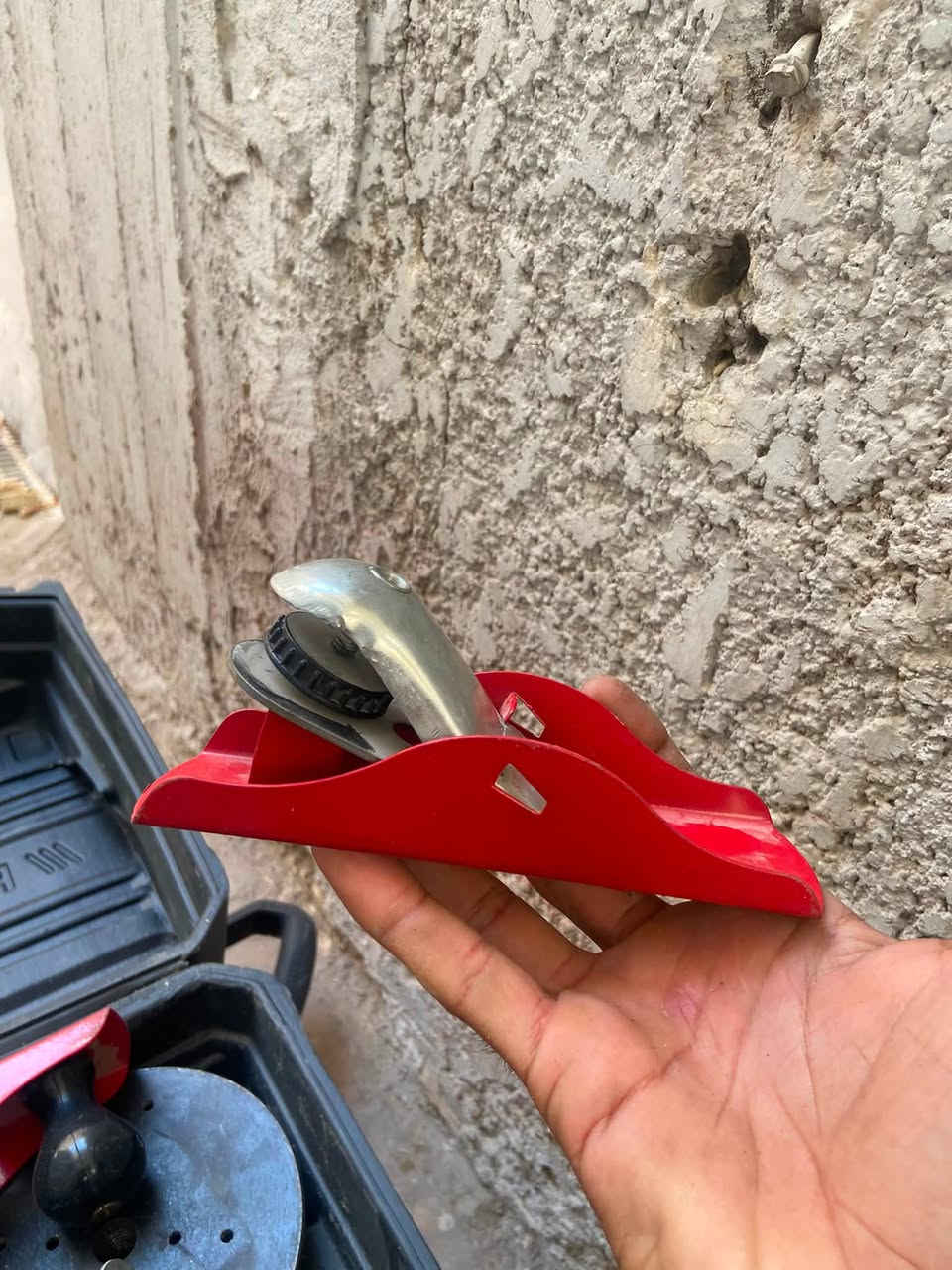 سلام عليكم عندي هاي غراض لبيع مكاني بغداد حريه استفسار واتساب***********
