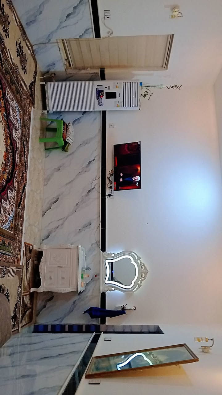 بسم الله دار للبيع تجاري ركن 250 م حي صحفين على شارع 50 واجهت البيت 20 متر ركن المدرسة الابتدائية باقر العلوم محلات تجارية 2 غرفه نوم صاله كبيره ستقبال ومطبخ حمام 2 منور2 حديقة 2 كراج للستفسار على رقم واستاب ***********
