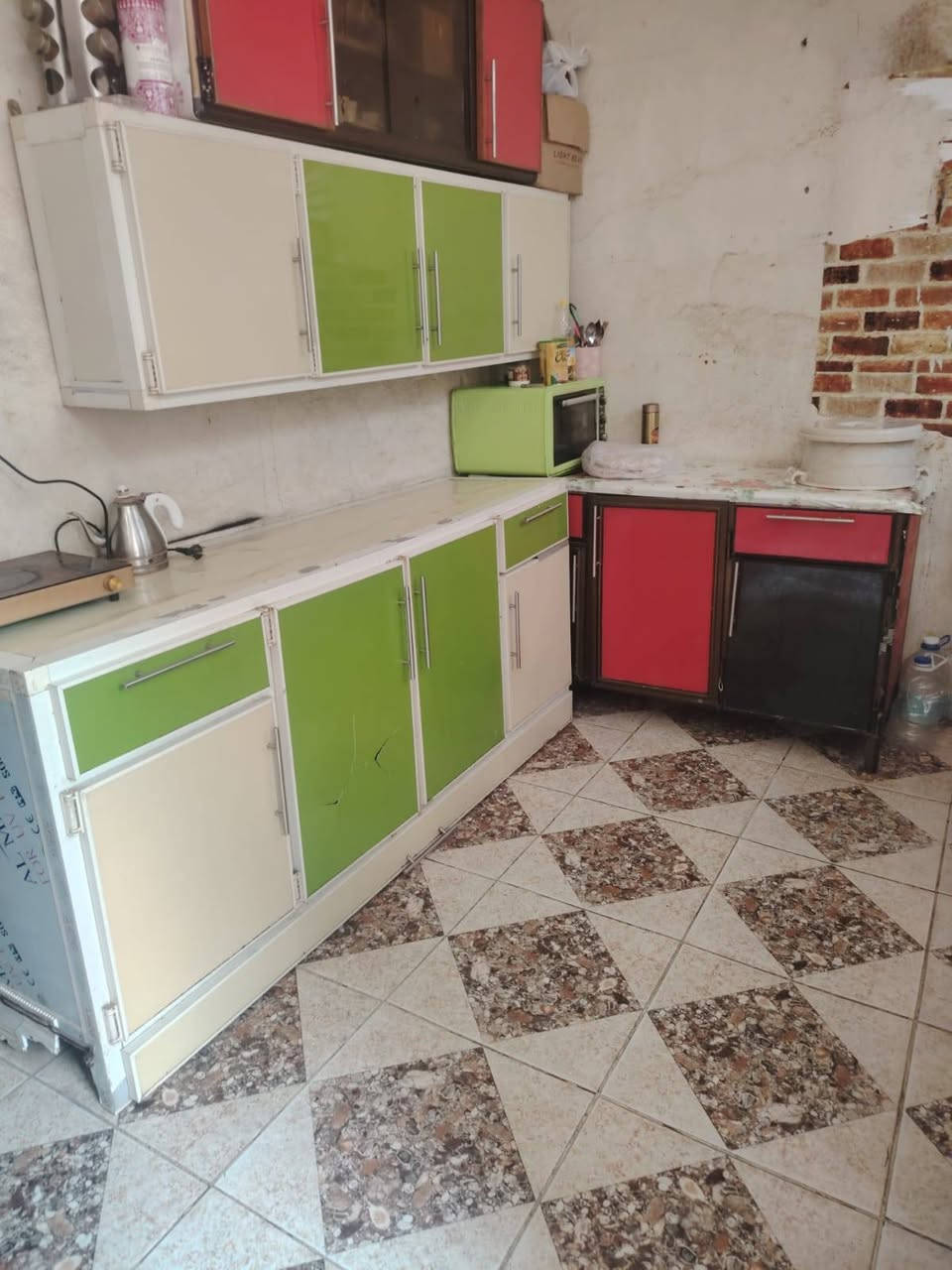 السلام عليكم بيت للبيع طابو زراعي سند 25مساحه 100 ثلاث طوابق محتويات البيت الطابق الاول غرفه وصاله واستقبال وصحيات خارجيه والطابق الثاني غرفتين وصاله وصحيات والطابق الثالث ماكامل  غرفه فقط العنوان مسيب شارع السده القديم (شارع عامر نجم)  السعر 75 وبي مجال
رقم الهاتف***********
السلام عليكم بيت للبيع طابو زراعي سند 25مساحه 100 ثلاث طوابق محتويات البيت الطابق الاول غرفه وصاله واستقبال وصحيات خارجيه والطابق الثاني غرفتين وصاله وصحيات والطابق الثالث ماكامل  غرفه فقط العنوان مسيب شارع السده القديم (شارع عامر نجم)  السعر 75 وبي مجال

