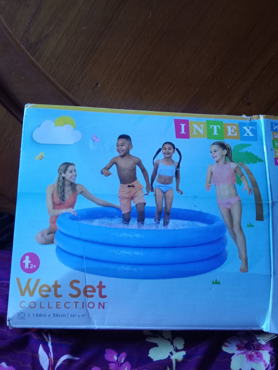 مسبح للبيع  كبير قياسه موجود بصوره  مابيه  اي ضرر على  شرط  ***********
