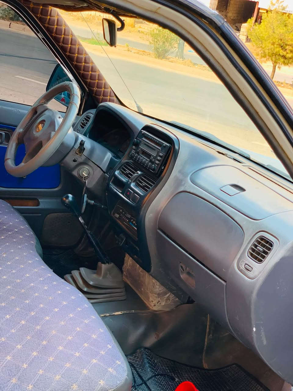 نیسان ٢٠٠١ علوج گێڕومەکینەوئەکسلی بەشەرتی ١٠٠فیتەر سەیارەکە بێتەقەوڕەقەیە کارەبای هەمووی مەزبوتە ماڵی مەدەنی بەشەرت  سعری ٤٥گەڵاومەعمەلەیەکی برایانە شوێن سەیسایەق.        ***********

