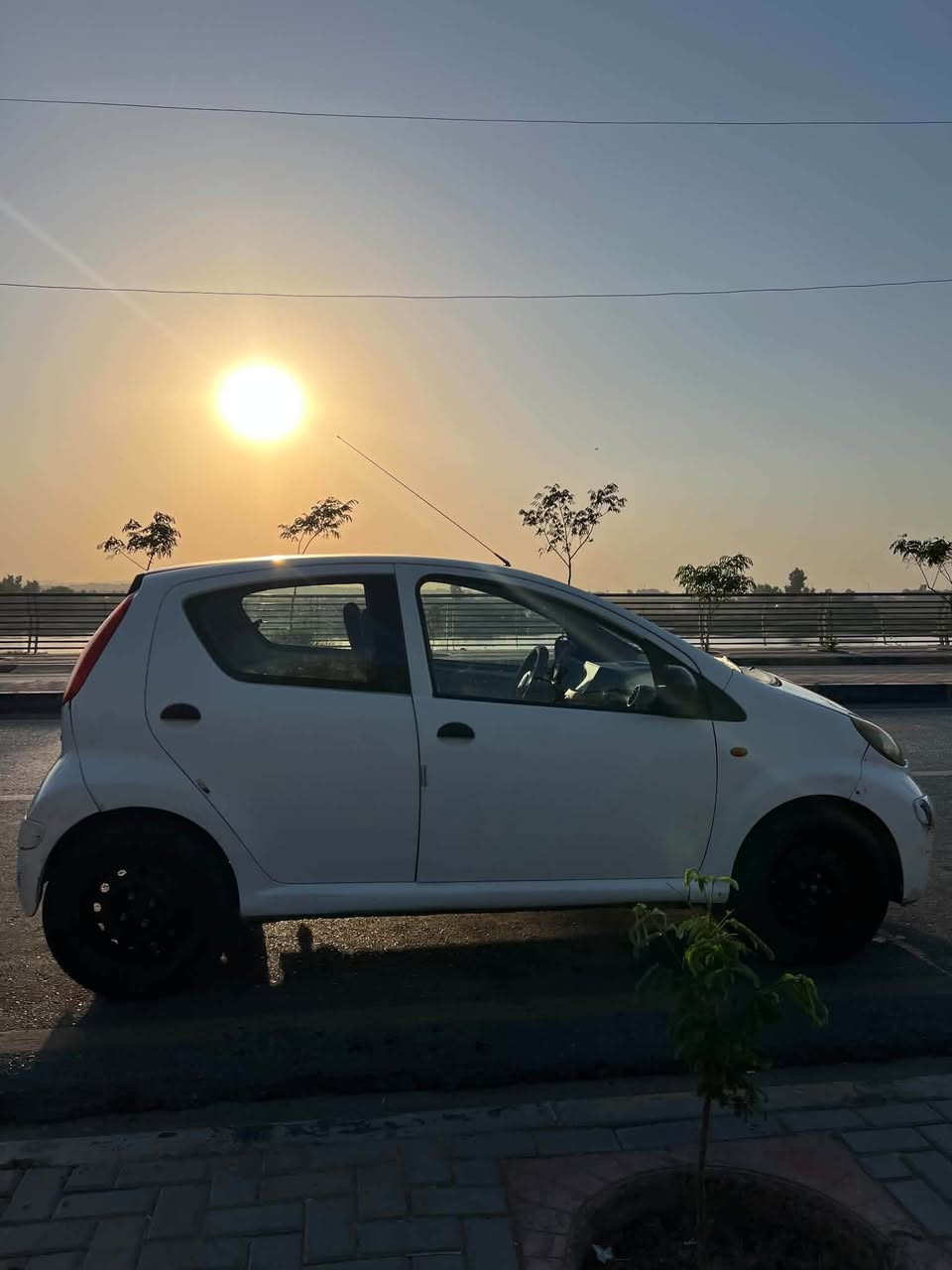 السلام عليكم 
Byd f0 للبيع 
موديل 2011
بدون صبغ 
ماشيه 180
الاضافات 
شاشه كبيره 
كامره خلفيه 
حساسات خلفيه
السيارة تحتاج محرك  
السعر 35 قابل للتفاوض 
الرقم :***********
رقم جديد غرامات صفر 
سيارة ب اسمي اني الشرعي
موجوده بحي العربي اليحب يشوفها سياره نضيفه من الداخل بدون اي عيب تعال شوفها وادلل
