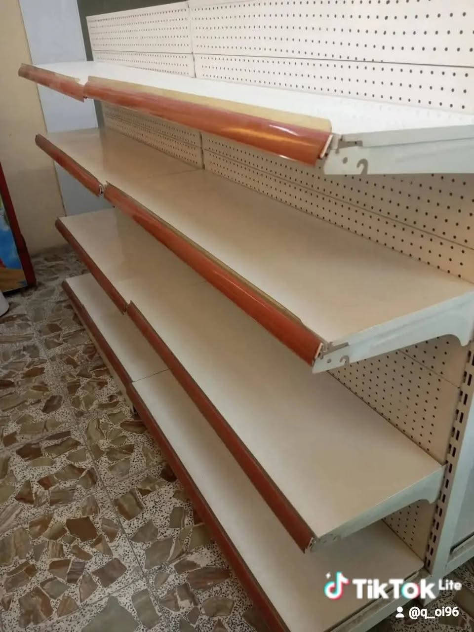 مكتب • رفوف • النجف الاشرف