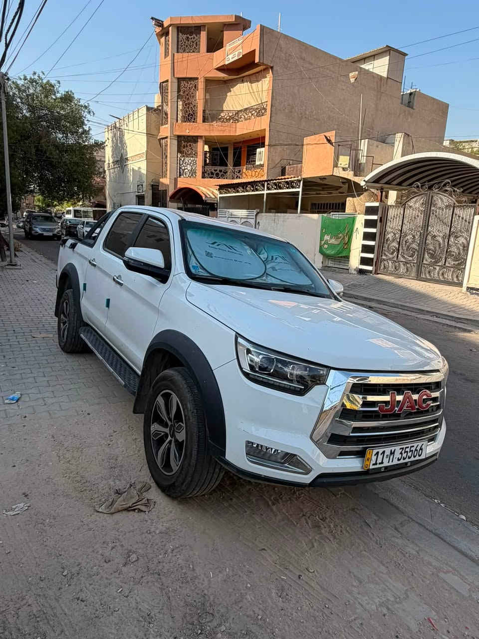 JAC   2025     (كير عادي )
ماشيه 17 الف كيلو متر 
بعدها جديده 
بحالة الوكاله 
محرك 4سلندر (فور وير درايف )  
2000 توربو
حساسات خلفيه 
تحكم استيرن 
دفلوك امامي 
السعر ٢٤ مليون دينار عراقي 
***********
العنوان بغداد الجادريه
