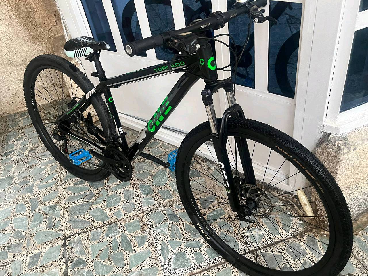 بايسكل جبلي نوع MTB حجم 29 فريم الالمنيوم خفيف L  للبيع بسعر 90
عنواني بغداد الحسينية شارع الجريخي