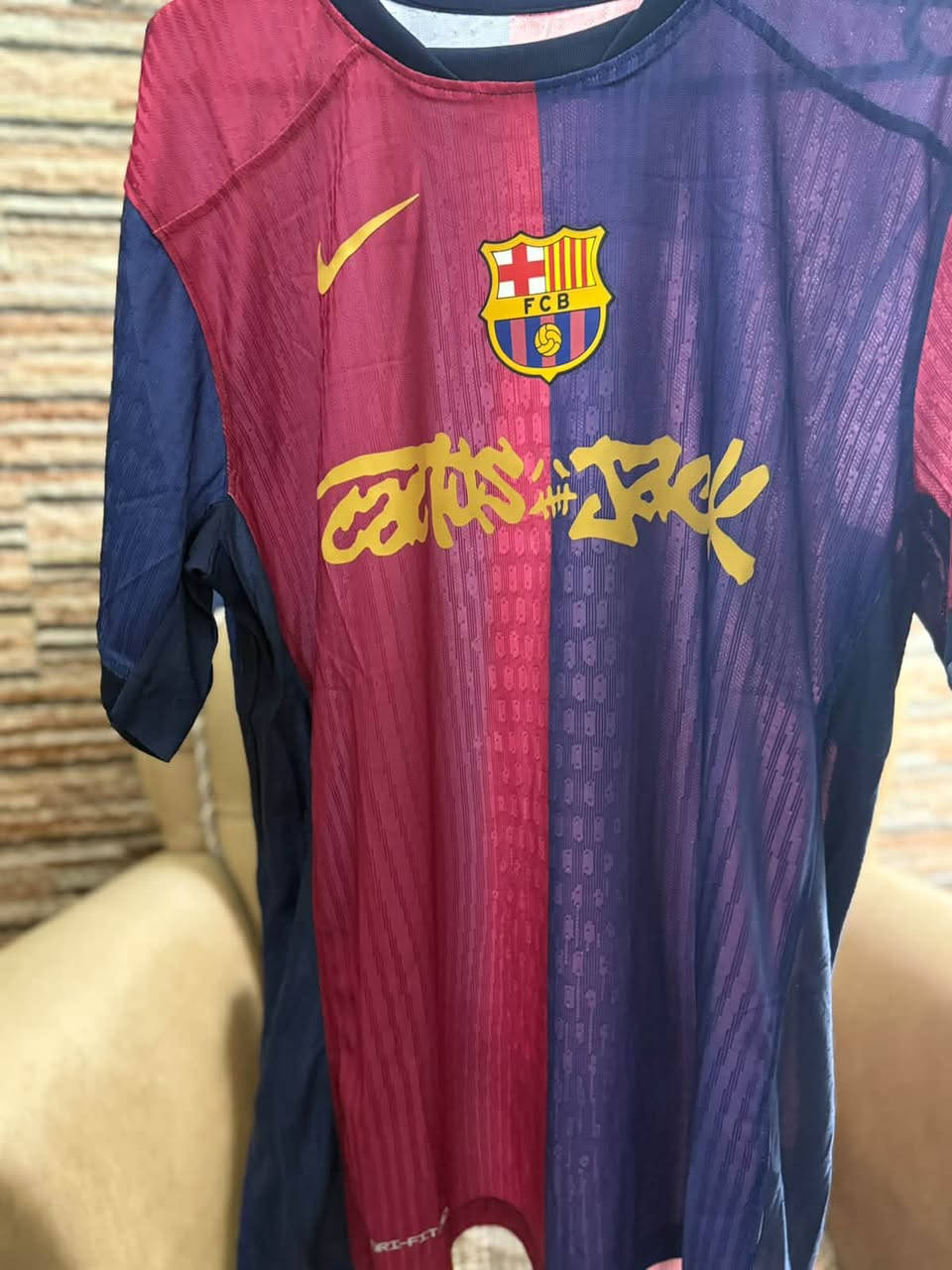 دريس برشلونه • نسخة مشجع • توصيل