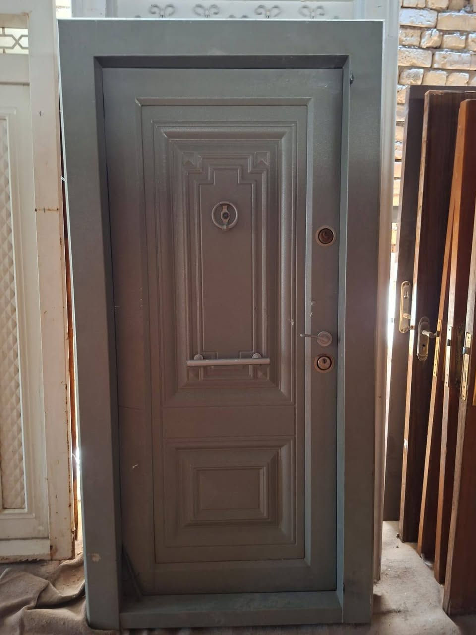 يوجد انواع بيبان وشبابيك بأسعار مناسبة
العنوان .رميثة شارع المحافظ 
***********
