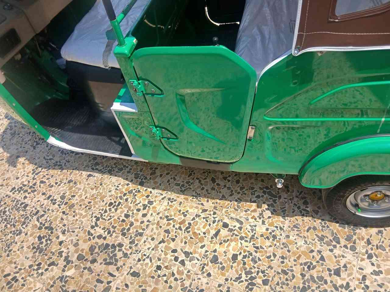 تكتك موديل 22. سنويه.  شهر. 8.  الكشره كفاله المكينه. مجفته بوش بوستم.  سعره. 8500. وبيه مجال قليل كلش.   تكتك جديده كلش.  مكاني عماره. حي. شرطه.     ***********.          ***********.
