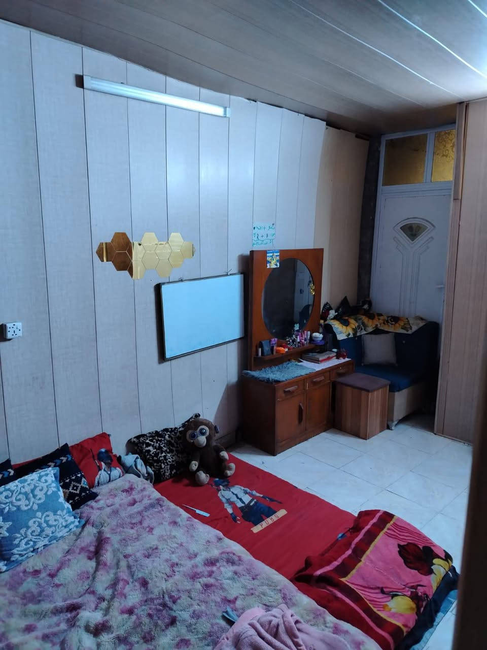 سلام عليكم مشتمل 75مترقاطين طابو ملك صرف غرف نوم 2 مكان بغداد الحسينيه مال راشديه متخل حمل بل فرع مال سواق تفاحه خامس فرع عن شارع رئيسي 
سعر 65 
،***********
