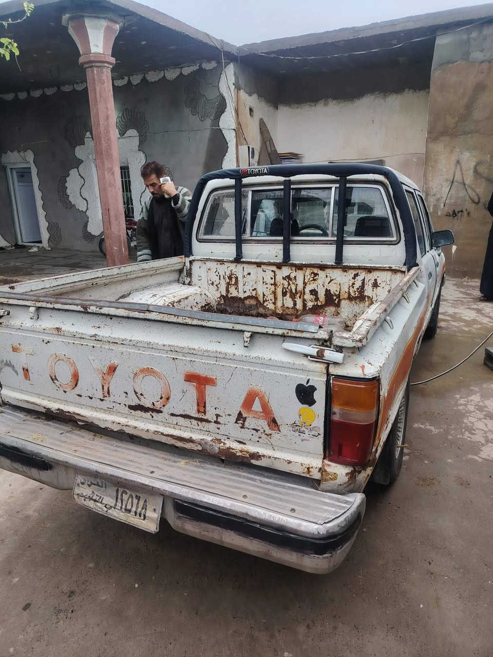 بيكم للبيع موديل 88 كير محرك اكسل كلها بشرط تحويل وكاله تدلل بسمهم السياره داخل وخارج حلوه بدون ظربه بدون حادث قبل معمره السياره مصبوغه عام ماتحط عليها درهم. لغرظ الحاجه يبيع سنويه صاقه 16 مامطلوبه درهم اتروح تتبدل بس رقم مكانها الحويجه السعر المطلوب 32 رقم صاحب السياره ***********
