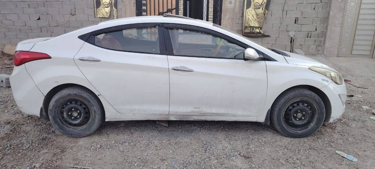 سلام عليكم النترا 2014 خليجية فول موصفات ماعدا البصمة كير اوتوماتيك ومكينة جدد شادهن حاوية وحدادية وخير من الله موصفات معروفة سونارة موجود سعرة 95وبي عنوان بغداد الشعب حي اور الشراي يتصل ***********
