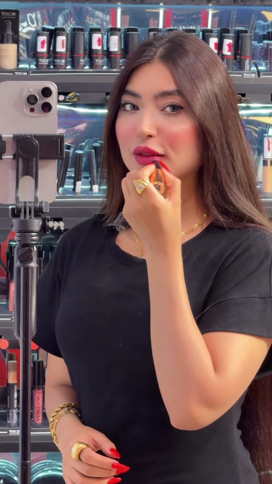 حمر من براند mia الايطالية بقوامي خفيف على الشفاه ومات والوان جذابة وراقي 🌸💕✨ ارقام الواتساب للحجز فقط ***********📞 ***********📞 ***********📞  ***********📞 رقم الدعم والشكاوي  ***********📞 الفرع الاول (كوزمتك هدى يوسف) بغداد - بغداد الجديدة - مول الجواهر - السرداب الفرع الثاني ( كوزمتك هدى يوسف ) زيونة شارع الربيعي عمارة الارجوان الطابق الاول  الفرع الثالث( كوزمتك هدى يوسف ) المنصور  _ شارع الرواد _ مقابل مول خليفة⁩
