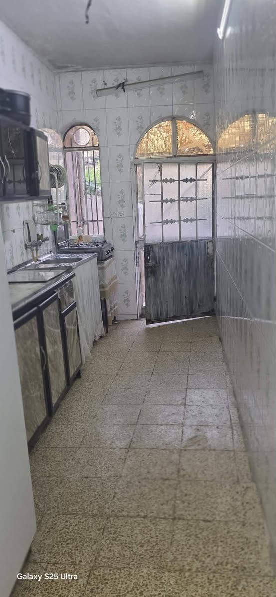 بيت للبيع سومر 112💥

 مقابيل مولدة علا بركة لله 💥

100م طابقين 💥

بناﮱ الطابق  الاول💥

 يحتوي علا غرفة وهول واستقبال وصحيات وكراج وحديقة صغيرة💥

 والطابق الثاني يحتوي علا غرفتين وهول وصحيات💥

 ويحتوي علا بيتونة وسطح البيت💥

 سند طابو الزهور💥

 السعر 70 وبي مجال بيع مستعجل 💥💥

 للتواصل علا الارقام 💥

***********

***********

💥💥💥💥💥💥💥
