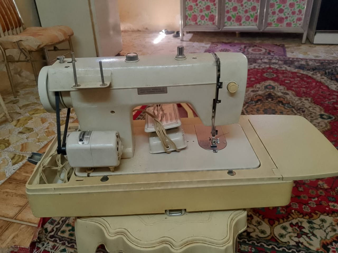 ماكنه خياطه برذر نظيفه على الفحص جاهزه السعر 150الف بغداد اتصال ***********
