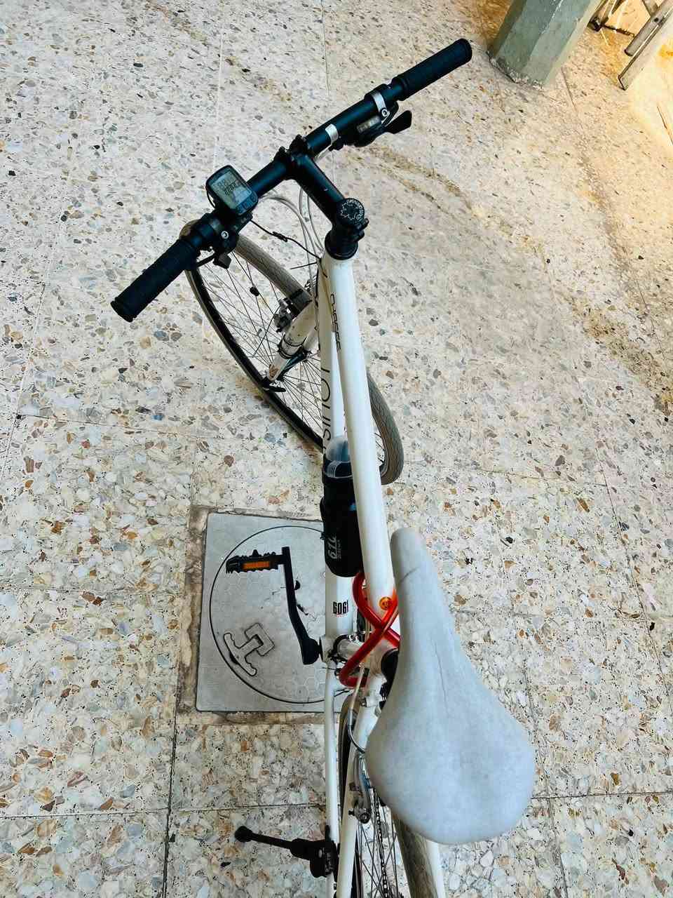 باسكل C700 شركه لويس الكندي 🇨🇦 ماركه معروفه رمبه غير مستخدم جديد بمعنى الكلمه باسكل كل نقص ما بيه 8نمرات كلهن يشتغلن 
مكاني بغداد البلديات الشراي يتصل 
سعره 180بيه مجالً تواصل وياه عداد و اثنين تايرات جدد بعده ما مشدودات مطاريه 
***********
