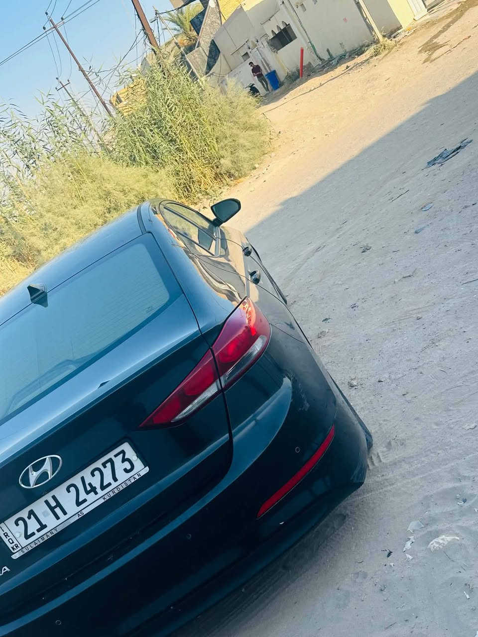 السلام عليكم ورحمة الله وبركاته
🚗 للبيع هيونداي إلنترا 2018 أمريكي

🔹 المواصفات:

 ● المحرك: 2000 دوش
 ● ناقل الحركة: أوتوماتيك (AT) بلاد المرغوب
 ● اللون: أسود
 ● التبريد: ثلج
 ● الحدادية: جيدة
 ● سونار السيارة مرفق مع المنشور
 ● الباب الخلفي فقط كلير، بدون معجون
 ● السيارة بسمي سنوية جديده 
 ● الهزة جديدة

💰 السعر: 105، قابل للتفاوض .

📍 العنوان: الديوانية – مركز المدينة

📞 للتواصل: ***********

السيارة بحالة جيدة وجاهزة للاستخدام، والمعاينة خير دليل.

الله يرزق صاحب النصيب.
