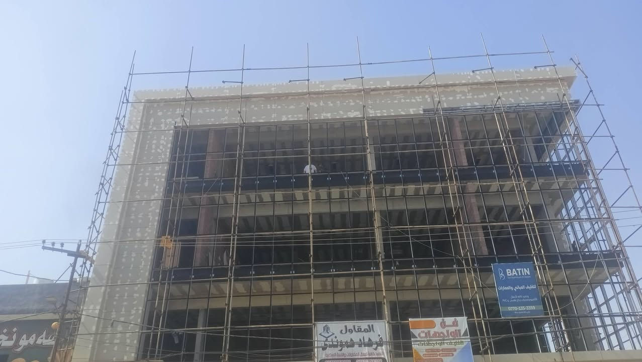 سلام عليكم اخوان نشتغل كافة أنواع ديكورات وصبغ وطلس اسعار مناسبه شغل دراجة اولى شرط استلم مهندسين 
***********
