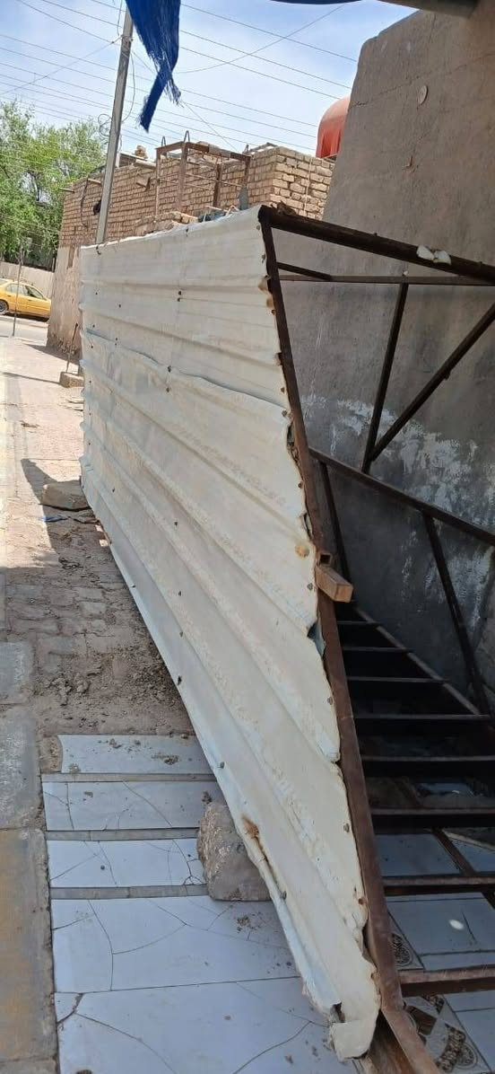 درج حديد ثقيل للبيع الطول 5 متر والعرض 1 متر ميسان حي العامل للتواصل ***********
