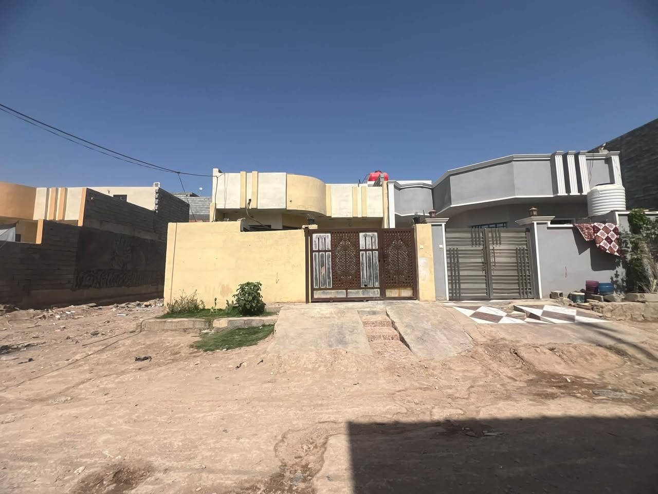بيت للبيع • ١٥٠م • طابو صرف