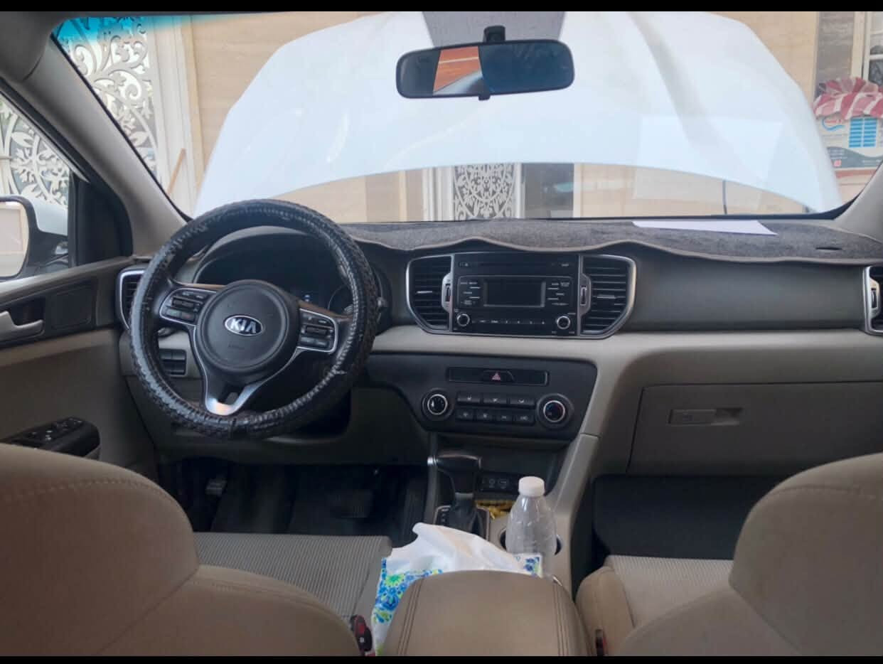 السلام عليكم سبورتج مديل ١٨ خليجي بغداد مكانه الكوت مركز ماشيه ١٨٠ بيه ٣قطع صبغ بدون دواخل سياره محرك وكير مكفول حداديه تخم ناير كله جديد سعر ١٦٥ وبيه مجال قليل ستفسار  ***********
