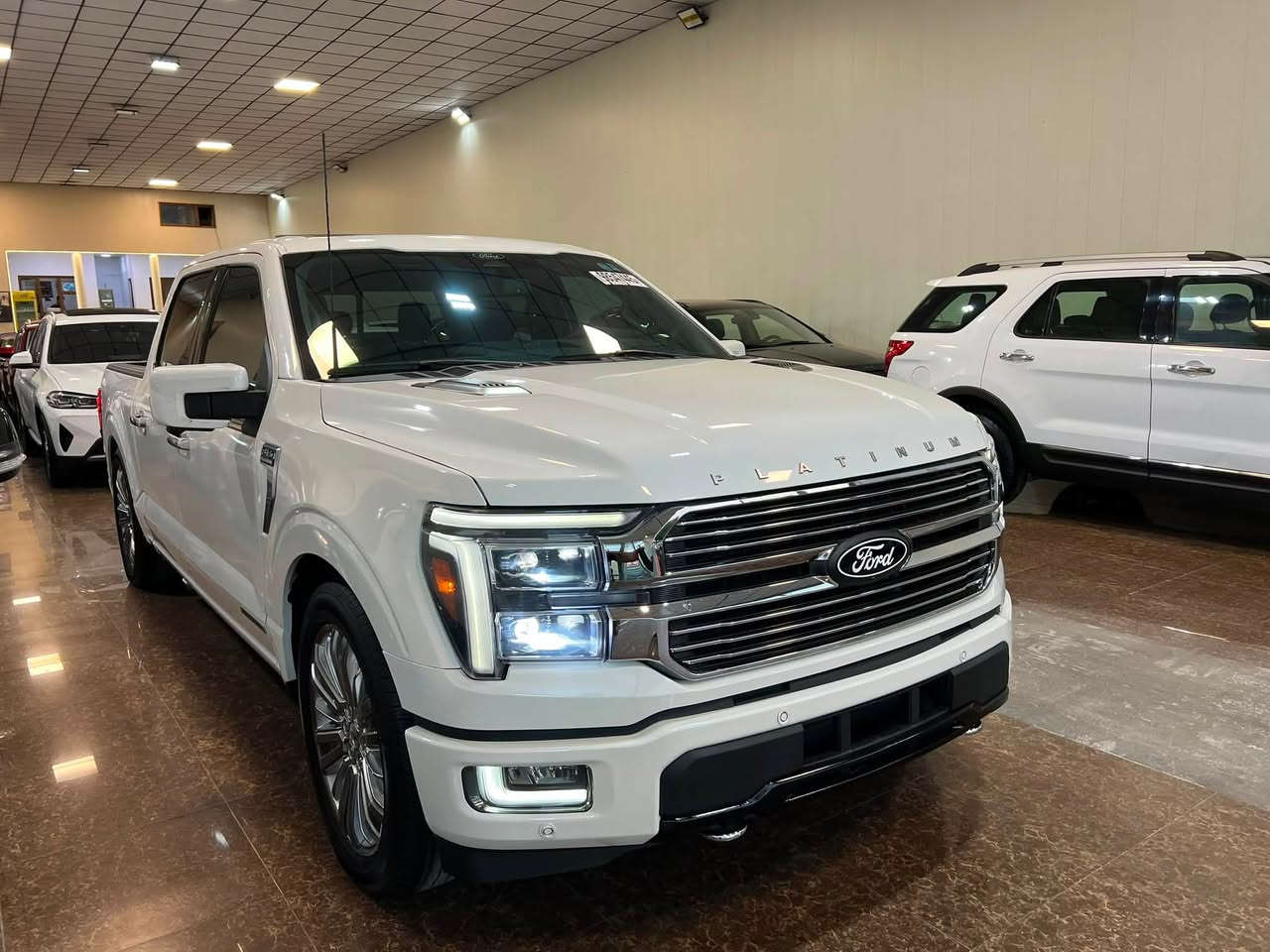 FORD F150 PLATINUM 3.5 HYBRID 

موديل: 2024
وارد: امريكي
رؤيشتن: 36,000مايل
نرخ: 45,000$
مؤبايل📞: ***********
***********
ناونيشان:هةولير _معرض هاشم للسيارات 
شةقامي ١٠٠م بةرامبةر دائيرةي گمرگ سيارات

‏HASHM_FOR_CARS___هاشم للسيارات 

موديل: 2024
وارد: امريكي
ماشي: 36,000مايل
السعر: 45,000$
تلفون📞: ***********
***********
العنوان:اربيل _معرض هاشم للسيارات 
شارع ١٠٠م مقابل دائرة كمرك سيارات 

‏HASHM_FOR_CARS___هاشم للسيارات

نص مكتوب في الصور:
- 98547445X