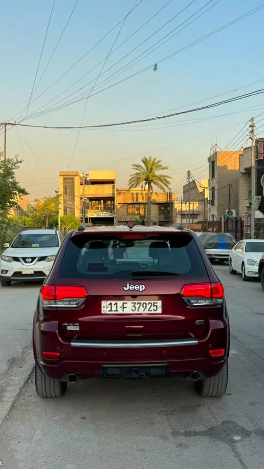 سلام عليكم جيب اوفر لاند 2019 فول 1/1 لمتدد صدر جديد  تخم تاير جديد.  دامه جديده
سياره فول.  حادثه چاملغ امامي  ايمن وبنيد 
سونار موجود بصور كلش واضح.  
السعر 220ورقه.  مكان سياره بلديات بسمي  

***********
يالله
