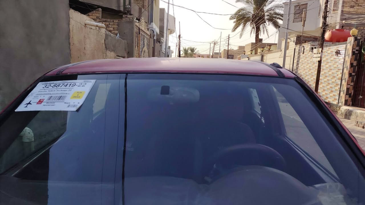 السلام عليكم 
للبيع كريت ويل 2013 سيارة بلادية مكفول من الضربة والتبديل بيها تكحيل وتلگيط خياسات بسيط 
كير ومكينة مكفولات 
حدادية ممتازة وحلوة كهربائيات كلها شغالة
 وكلشي واضح بالصور  
سنوية نافذه وضريبة 26 مصفرة 
اريدها ب48 قفل وسعر نهائي بدون عملة 
للاتصال *********** مكان ديوانية
